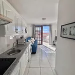 아파트 Cindy Golden Bay Seaview Terrace 로스크리스티아노스